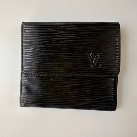 Vintage Louis Vuitton Epi Malletier Wallet in black ($450) - Picture 3 of 9